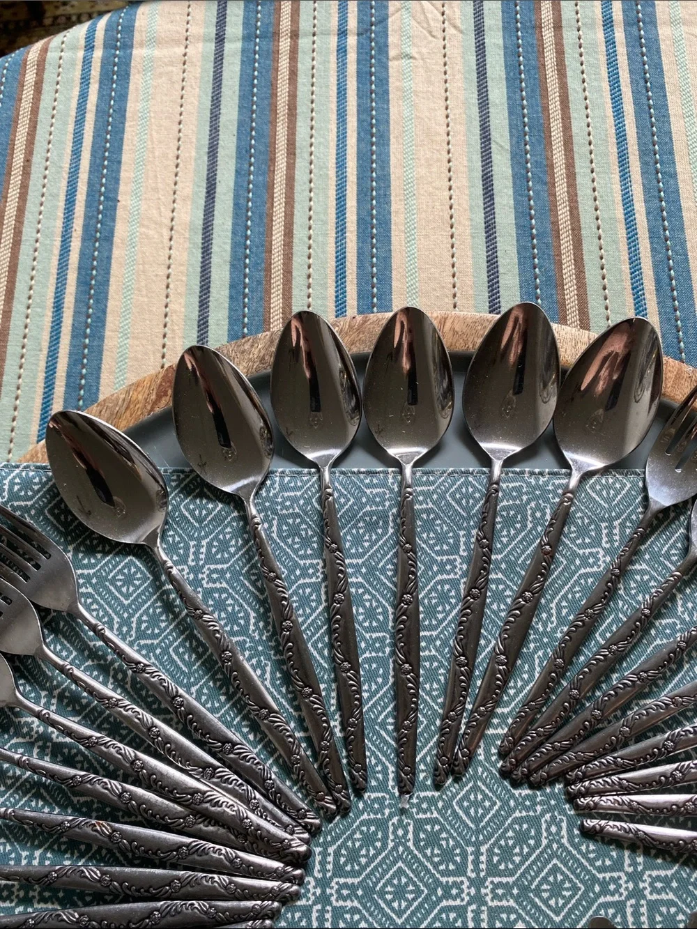 Vintage NATIONAL STAINLESS/JAPAN 44 Piece (7 Sets) “Floral & Scroll” Flatware